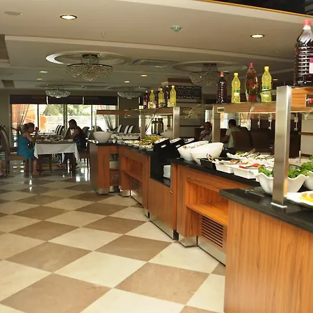 Hotell Holiday City 4*