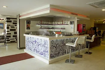 Holiday City Hotell 4*