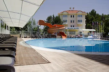 Hotell Holiday City