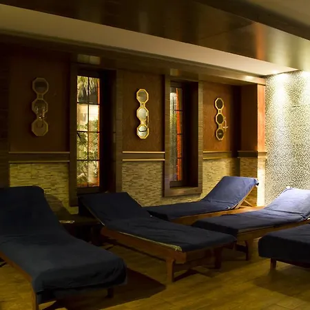 Hotel Holiday City 4*