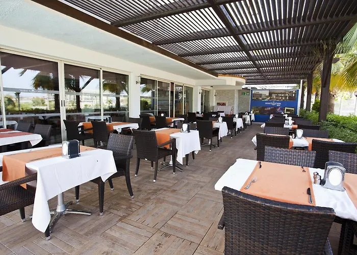 Ξενοδοχείο Holiday City 4*