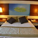 Hotel Holiday City 4*