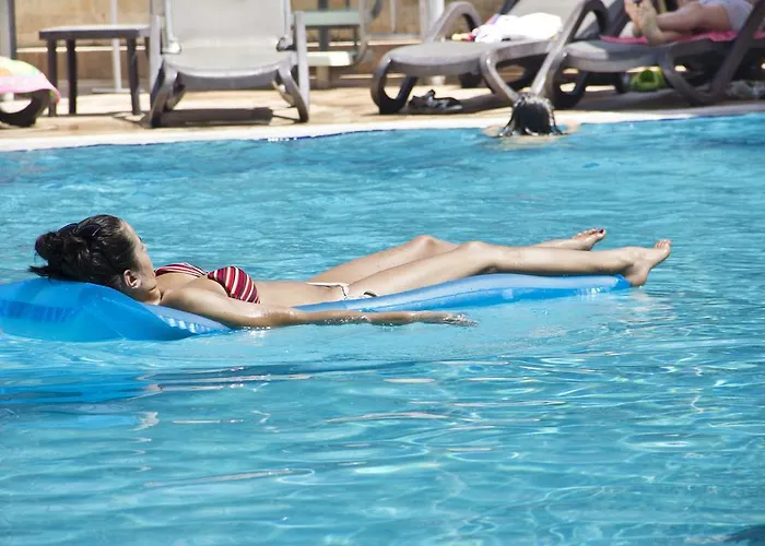 فندق (adults Only)